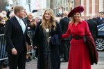 Den Haag 8 december 2021
Prinses Amalia arriveert voor de buitengewone vergadering van de Raad van State. Naast de prinses waren ook koning Willem Alexander en koningin Maxima bij de buitengewone vergadering aanwezig.
Na de vergadering ging Amalia in de tuin een boom planten.