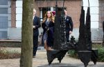 Den Haag 8 december 2021
Prinses Amalia arriveert voor de buitengewone vergadering van de Raad van State. Naast de prinses waren ook koning Willem Alexander en koningin Maxima bij de buitengewone vergadering aanwezig.
Na de vergadering ging Amalia in de tuin een boom planten.