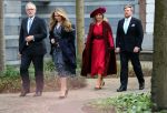 Den Haag 8 december 2021
Prinses Amalia arriveert voor de buitengewone vergadering van de Raad van State. Naast de prinses waren ook koning Willem Alexander en koningin Maxima bij de buitengewone vergadering aanwezig.
Na de vergadering ging Amalia in de tuin een boom planten.