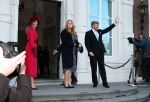 Den Haag 8 december 2021
Prinses Amalia arriveert voor de buitengewone vergadering van de Raad van State. Naast de prinses waren ook koning Willem Alexander en koningin Maxima bij de buitengewone vergadering aanwezig.
Na de vergadering ging Amalia in de tuin een boom planten.