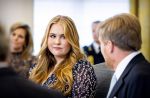 Den Haag 8 december 2021
Prinses Amalia arriveert voor de buitengewone vergadering van de Raad van State. Naast de prinses waren ook koning Willem Alexander en koningin Maxima bij de buitengewone vergadering aanwezig.
Na de vergadering ging Amalia in de tuin een boom planten.