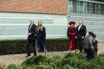 Den Haag 8 december 2021
Prinses Amalia arriveert voor de buitengewone vergadering van de Raad van State. Naast de prinses waren ook koning Willem Alexander en koningin Maxima bij de buitengewone vergadering aanwezig.
Na de vergadering ging Amalia in de tuin een boom planten.