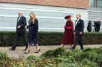 Den Haag 8 december 2021
Prinses Amalia arriveert voor de buitengewone vergadering van de Raad van State. Naast de prinses waren ook koning Willem Alexander en koningin Maxima bij de buitengewone vergadering aanwezig.
Na de vergadering ging Amalia in de tuin een boom planten.