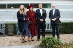 Den Haag 8 december 2021
Prinses Amalia arriveert voor de buitengewone vergadering van de Raad van State. Naast de prinses waren ook koning Willem Alexander en koningin Maxima bij de buitengewone vergadering aanwezig.
Na de vergadering ging Amalia in de tuin een boom planten.