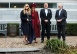 Den Haag 8 december 2021
Prinses Amalia arriveert voor de buitengewone vergadering van de Raad van State. Naast de prinses waren ook koning Willem Alexander en koningin Maxima bij de buitengewone vergadering aanwezig.
Na de vergadering ging Amalia in de tuin een boom planten.