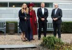 Den Haag 8 december 2021
Prinses Amalia arriveert voor de buitengewone vergadering van de Raad van State. Naast de prinses waren ook koning Willem Alexander en koningin Maxima bij de buitengewone vergadering aanwezig.
Na de vergadering ging Amalia in de tuin een boom planten.