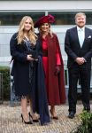 Den Haag 8 december 2021
Prinses Amalia arriveert voor de buitengewone vergadering van de Raad van State. Naast de prinses waren ook koning Willem Alexander en koningin Maxima bij de buitengewone vergadering aanwezig.
Na de vergadering ging Amalia in de tuin een boom planten.