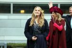 Den Haag 8 december 2021
Prinses Amalia arriveert voor de buitengewone vergadering van de Raad van State. Naast de prinses waren ook koning Willem Alexander en koningin Maxima bij de buitengewone vergadering aanwezig.
Na de vergadering ging Amalia in de tuin een boom planten.