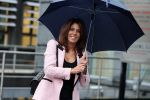 Amsterdam 30 november 2021
Rachel hazes onder paraplu.