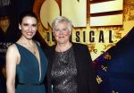 Aalsmeer 28 november 2021
Premiere One de musical . Renee v  Wegberg met moeder