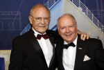 Almere 21 november 2021
Premiere van musical the Titanic in schouwburg Almere. Ronnie Tober met partner Jan Jochems