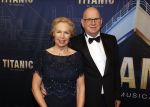 Almere 21 november 2021
Premiere van musical the Titanic in schouwburg Almere. Ruud de Graaf met zijn partner Margreet Duin
