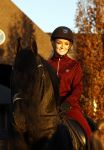 Lunteren 22 november 2021
Presentatie paarden calendar waarvan opbrengst naar het KWF gaat . Bridget Maasland en Samantha Steenwijk krijgen het eerste exemplaar . Ze kopen per paard aanrijden