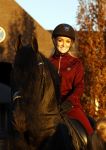 Lunteren 22 november 2021
Presentatie paarden calendar waarvan opbrengst naar het KWF gaat . Bridget Maasland en Samantha Steenwijk krijgen het eerste exemplaar . Ze kopen per paard aanrijden