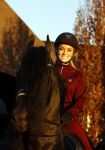 Lunteren 22 november 2021
Presentatie paarden calendar waarvan opbrengst naar het KWF gaat . Bridget Maasland en Samantha Steenwijk krijgen het eerste exemplaar . Ze kopen per paard aanrijden