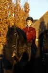 Lunteren 22 november 2021
Presentatie paarden calendar waarvan opbrengst naar het KWF gaat . Bridget Maasland en Samantha Steenwijk krijgen het eerste exemplaar . Ze kopen per paard aanrijden