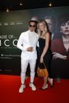 Amsterdam 23 november 2021
Premiere House of Gucci in pathe arena. 
Timor Steffens en vriendin Zoe Ivory