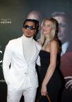 Amsterdam 23 november 2021
Premiere House of Gucci in pathe arena. 
Timor Steffens en vriendin Zoe Ivory