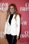 Rotterdam 18 november 2021
Premiere Come from away in het nieuwe Luxor theater.
Vivian Slingerland kwam met haar schoonzus