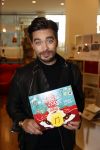 Amsterdam 17 november 2021
Presentatie sinterklaasboeken in de bibliotheek van Amsterdam . Airen Mylene presenteert het en de boeken zijn dit jaar geschreven door Waylon Carlo Boszhard en Marieke Elsinga