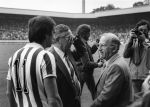 Eindhoven, 25 Augustus 1979
PSV-Feyenoord. eindstand 2-2
Willy v d Kuijlen Kees Rijvers en Ben v Gelder  met elkaar in gesprek voor aanvang van de wedstrijd