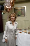 Amsterdam 17 november 2022
In theater Betty Asfalt viert Annemarie Oster haar 80e verjaardag .