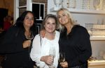 Naarden 24 november 2022
Presentatie van nieuwe lijn van Monique des Bouvrie in het Arsenaal. Antoinette Scheulderman met twee colega's
