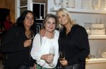 Naarden 24 november 2022
Presentatie van nieuwe lijn van Monique des Bouvrie in het Arsenaal. Antoinette Scheulderman met twee colega's