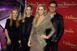 Amsterdam 1 december 2022
Het nieuwe beeld van Chantal janzen wordt onthult bij Madame Tussaud, Ook aanwezig Chantal haar styliste Kelly Huisman en visagist /kapper Leco v Zadelhoff
