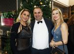 Den Haag 12 december 2022
Society Lunch in het crown Plaza hotel.
Dee den Boer met Salar Azimi en zijn vrouw