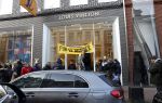 Amsterdam 17 december 2022
Demonstranten tegen het gebruik van Bont bij de Balenciaga en Louis Vuitton winkels op de pc Hooftstraat.