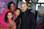 Amsterdam 17 december 2022
Premiere het feest van tante Ria in Pathe Noord .
Cast bestaat oa uit Najib Amhali Tooske Ragas Edo Brunner Edsilia Rombley Jack v gelder Pim Muda Thimo v Haaren  Ridder v Kooten Esther Mbire en Piet Tomassen. Edsilia Rombley kwam met haar man Tjeerd Oosterhuyis , hun kinderen en moeder en schoonmoeder
