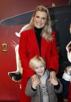 Amsterdam 10 december 2022
Premiere de gelaarsde kat in Pathe Arena .
Eveline Stallaart met zoon en vriendjes