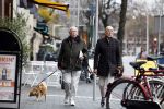 Amsterdam 18 november 2022
Frans Mulder met partner en hun hondje in Amsterdam zuid.
