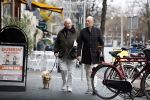 Amsterdam 18 november 2022
Frans Mulder met partner en hun hondje in Amsterdam zuid.