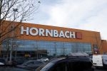 Amsterdam eerste week december 2022
Bij hetbhuis van Prinses Amalia wordt volop gewerkt . Ook is er politie en beveiliging aanwezig . Er wonen inmiddels ook al weer medestudenten in het pand. Hornbach