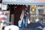 Amsterdam 15december 2022
Huub v d Lubbe doet boodschappen