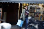 Amsterdam 15december 2022
Huub v d Lubbe doet boodschappen
