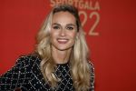 Amsterdam 21 december 2022
Sportman en Sportvrouw van het jaar Gala in AFAS Live. Sportvrouw van het jaar Irene Schouten . Ook haar maan DirkJan Mak was aanwezig.
