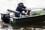 Amsterdam, 10 November 2022
Jeroen v d Boom vissend op de Amstel op zijn bootje