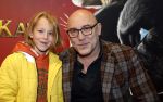 Amsterdam 10 december 2022
Premiere de gelaarsde kat in Pathe Arena .
Loek Peters met zijn kinderen