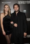 Amsterdam 19 december 2022
Premiere Faithfully Yours in Tuschinski
Loiza Lamers met partner Jelle Ploeg