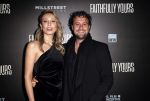 Amsterdam 19 december 2022
Premiere Faithfully Yours in Tuschinski
Loiza Lamers met partner Jelle Ploeg