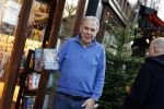 Amsterdam 26 november 2022
Maarten Spanjer met zijn nieuwe boek op de cornelis schuytstraat waar hij een signeersessie heeft.