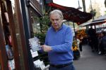 Amsterdam 26 november 2022
Maarten Spanjer met zijn nieuwe boek op de cornelis schuytstraat waar hij een signeersessie heeft.