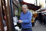 Amsterdam 26 november 2022
Maarten Spanjer met zijn nieuwe boek op de cornelis schuytstraat waar hij een signeersessie heeft.