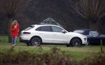 Eefde 3 december 2022
Martha Riemsma de vriendin van Matthijs v Nieuwkerk doet boodschappen bij de Albert Heijn. Daarn rijdt ze naar het huis van Matthijs waar Matthijs helpt met de boodschappen uit de Porsche Macan halen .