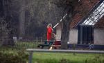 Eefde 3 december 2022
Martha Riemsma de vriendin van Matthijs v Nieuwkerk doet boodschappen bij de Albert Heijn. Daarn rijdt ze naar het huis van Matthijs waar Matthijs helpt met de boodschappen uit de Porsche Macan halen .
