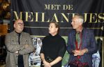 Noordwijk 9 december 2022
Presentatie nieuwe scheurkalendar van de familie Meiland. Aanwezig Martien Meiland Erica Meiland en Montana Meiland . Ook aanwezig Jan Dijkgraaf en Timon Moll ( regisseur van de Meilandjes). Presentatie is in de woonwinkel van Montana.