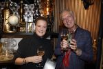 Noordwijk 9 december 2022
Presentatie nieuwe scheurkalendar van de familie Meiland. Aanwezig Martien Meiland Erica Meiland en Montana Meiland . Ook aanwezig Jan Dijkgraaf en Timon Moll ( regisseur van de Meilandjes). Presentatie is in de woonwinkel van Montana.